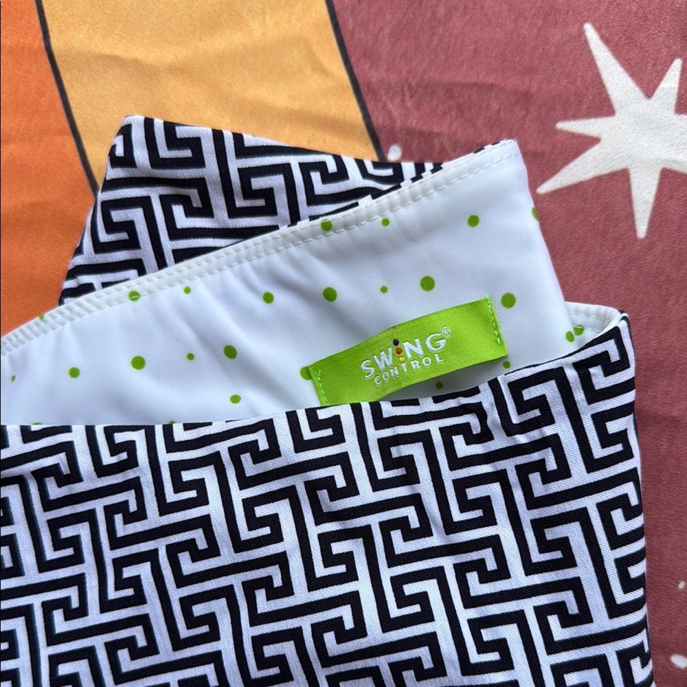 Swing Control Geometric Patterned Shorts - image 2